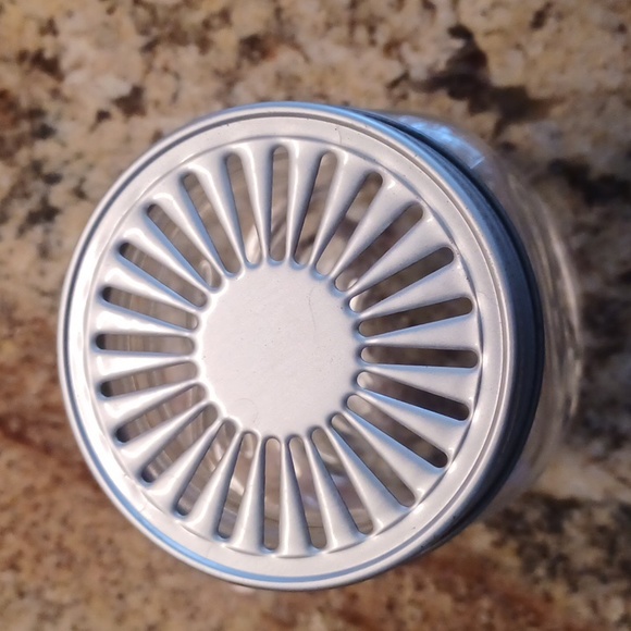 Set of 4 Glass Potpourri Containers - Picture 3 of 7